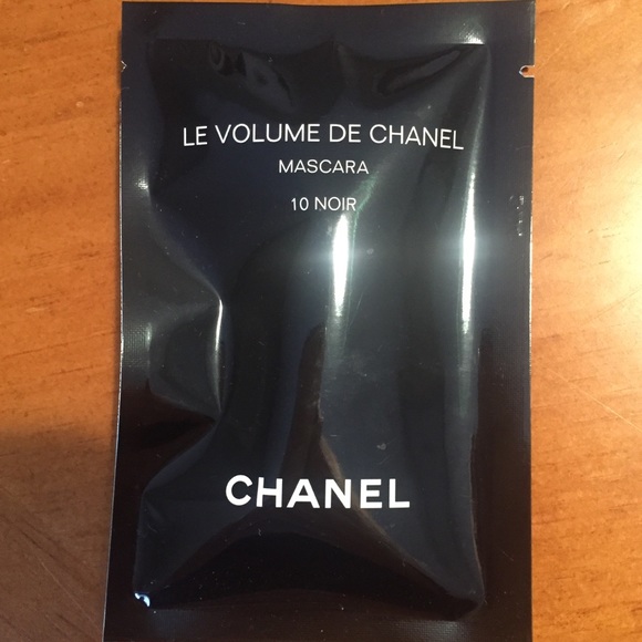 CHANEL Le Volume De Chanel Mascara - Picture 2 of 9